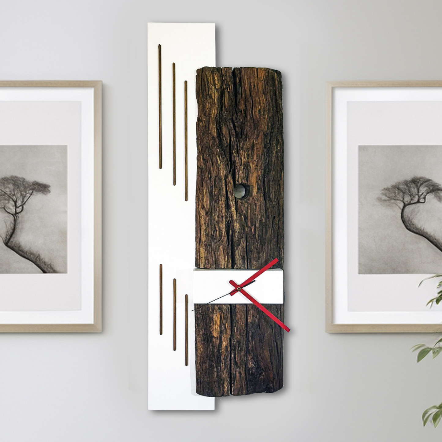 Radice – Orologio da Parete Artigianale in Castagno Antico e Tanganica Bianco | Design Naturale e Contemporaneo